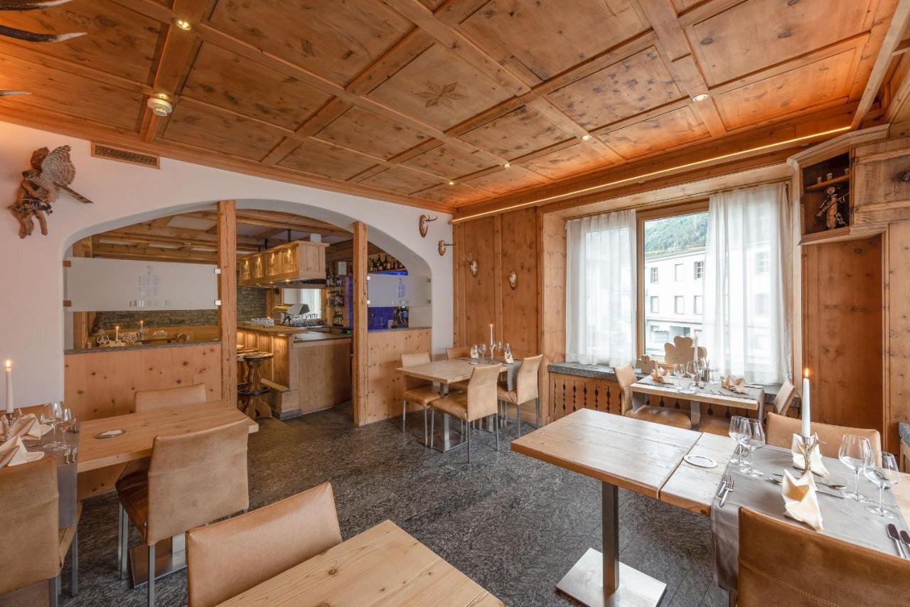 Hotel Crusch Alba แซร์เนซ ภายนอก รูปภาพ