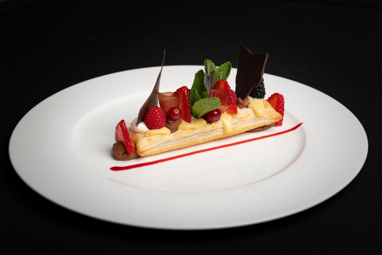Hotel Crusch Alba แซร์เนซ ภายนอก รูปภาพ