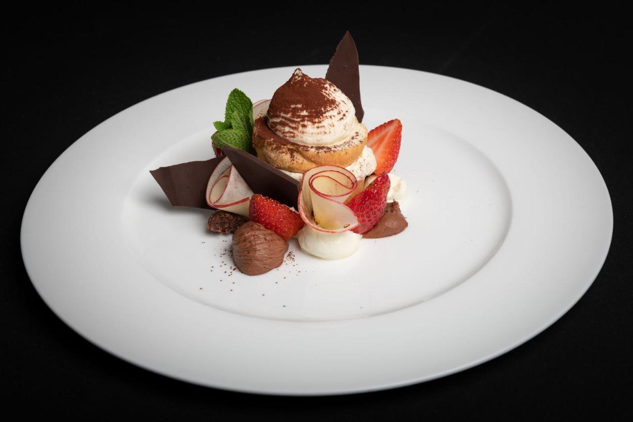 Hotel Crusch Alba แซร์เนซ ภายนอก รูปภาพ