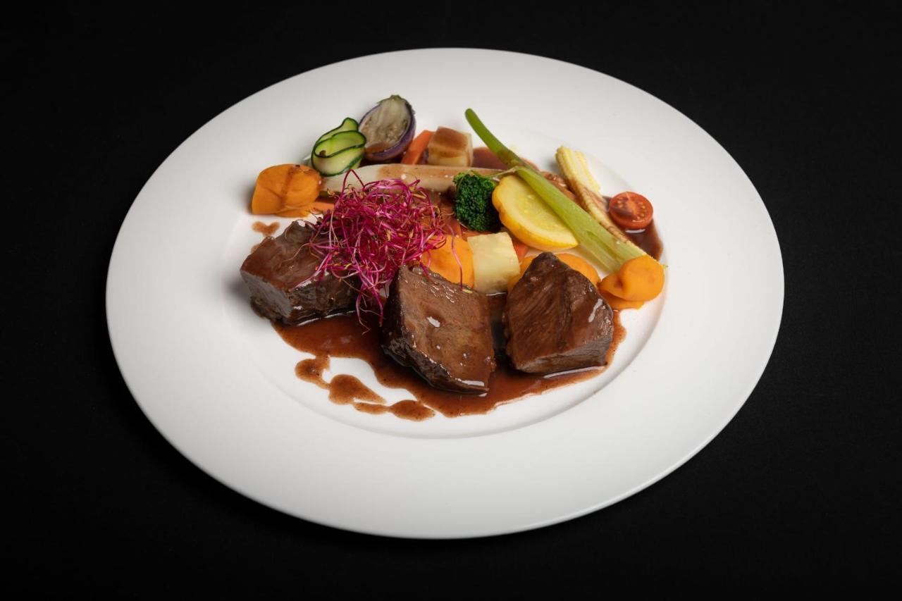 Hotel Crusch Alba แซร์เนซ ภายนอก รูปภาพ