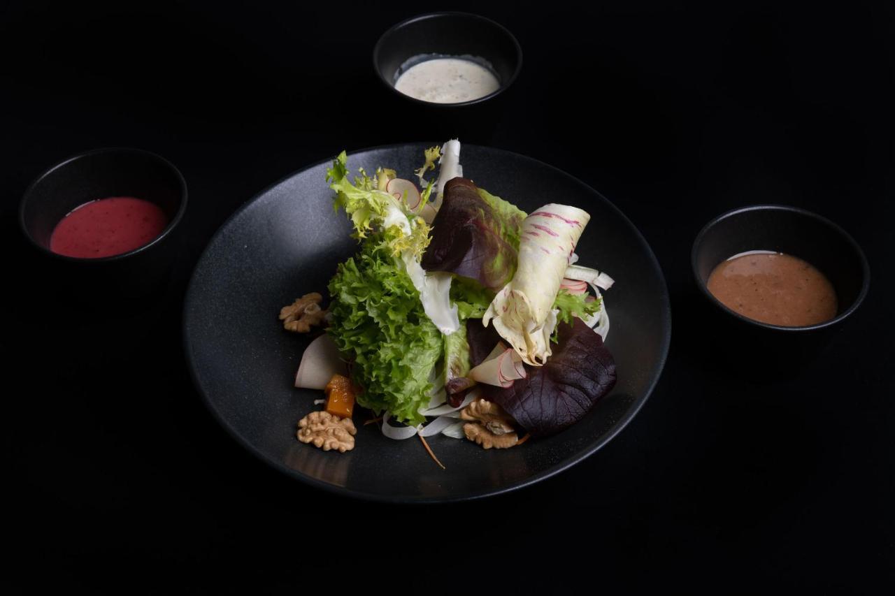 Hotel Crusch Alba แซร์เนซ ภายนอก รูปภาพ
