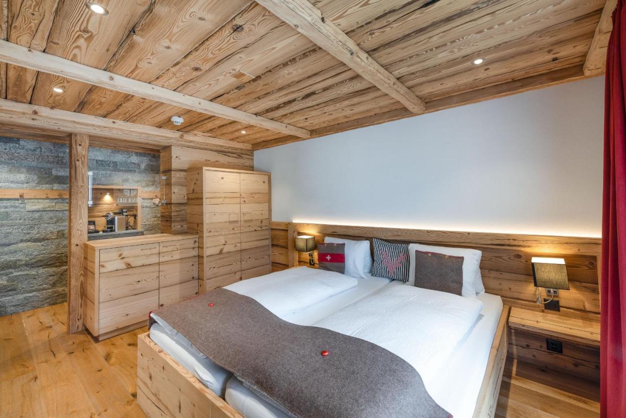 Hotel Crusch Alba แซร์เนซ ภายนอก รูปภาพ