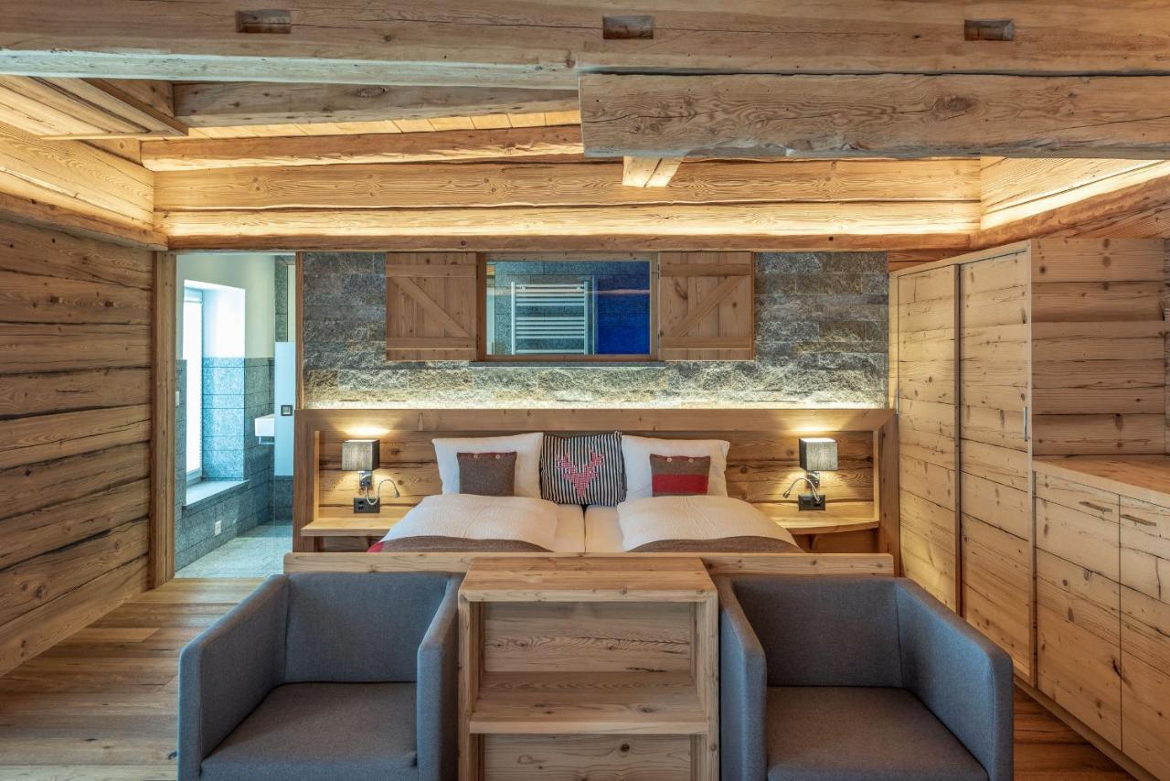 Hotel Crusch Alba แซร์เนซ ภายนอก รูปภาพ