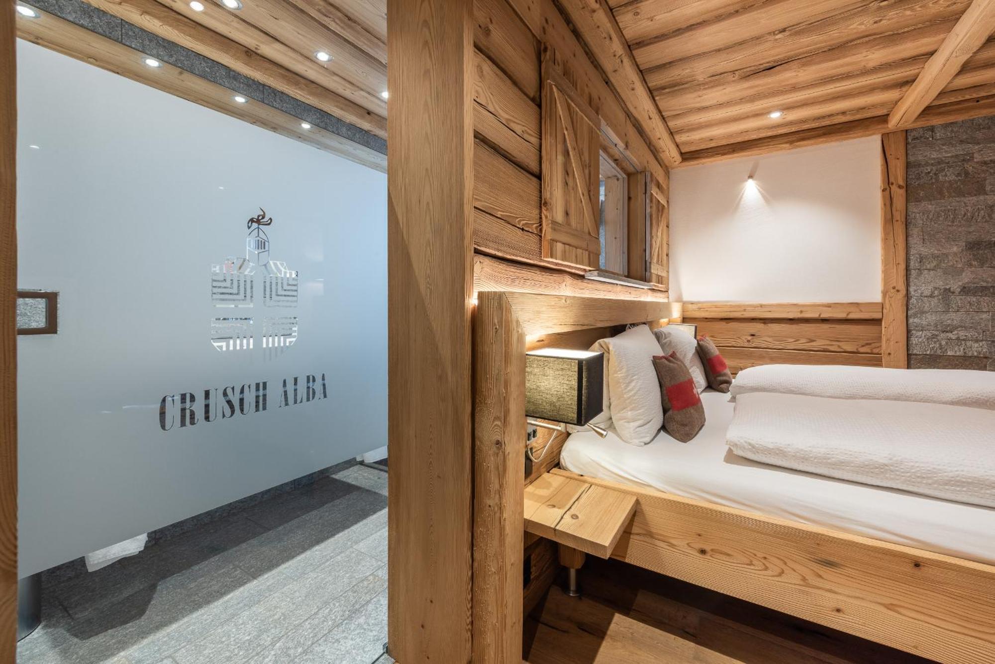 Hotel Crusch Alba แซร์เนซ ภายนอก รูปภาพ