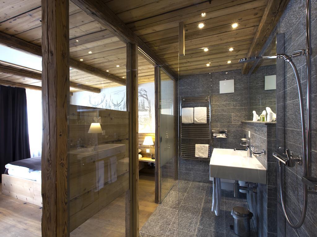 Hotel Crusch Alba แซร์เนซ ภายนอก รูปภาพ