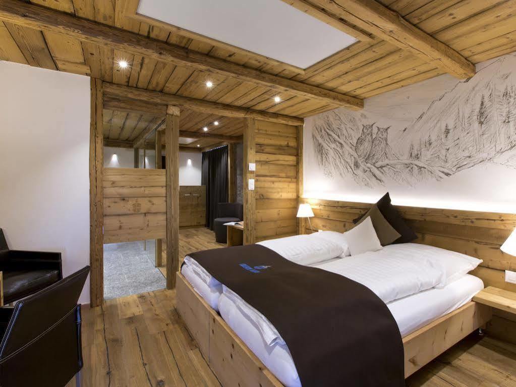 Hotel Crusch Alba แซร์เนซ ภายนอก รูปภาพ
