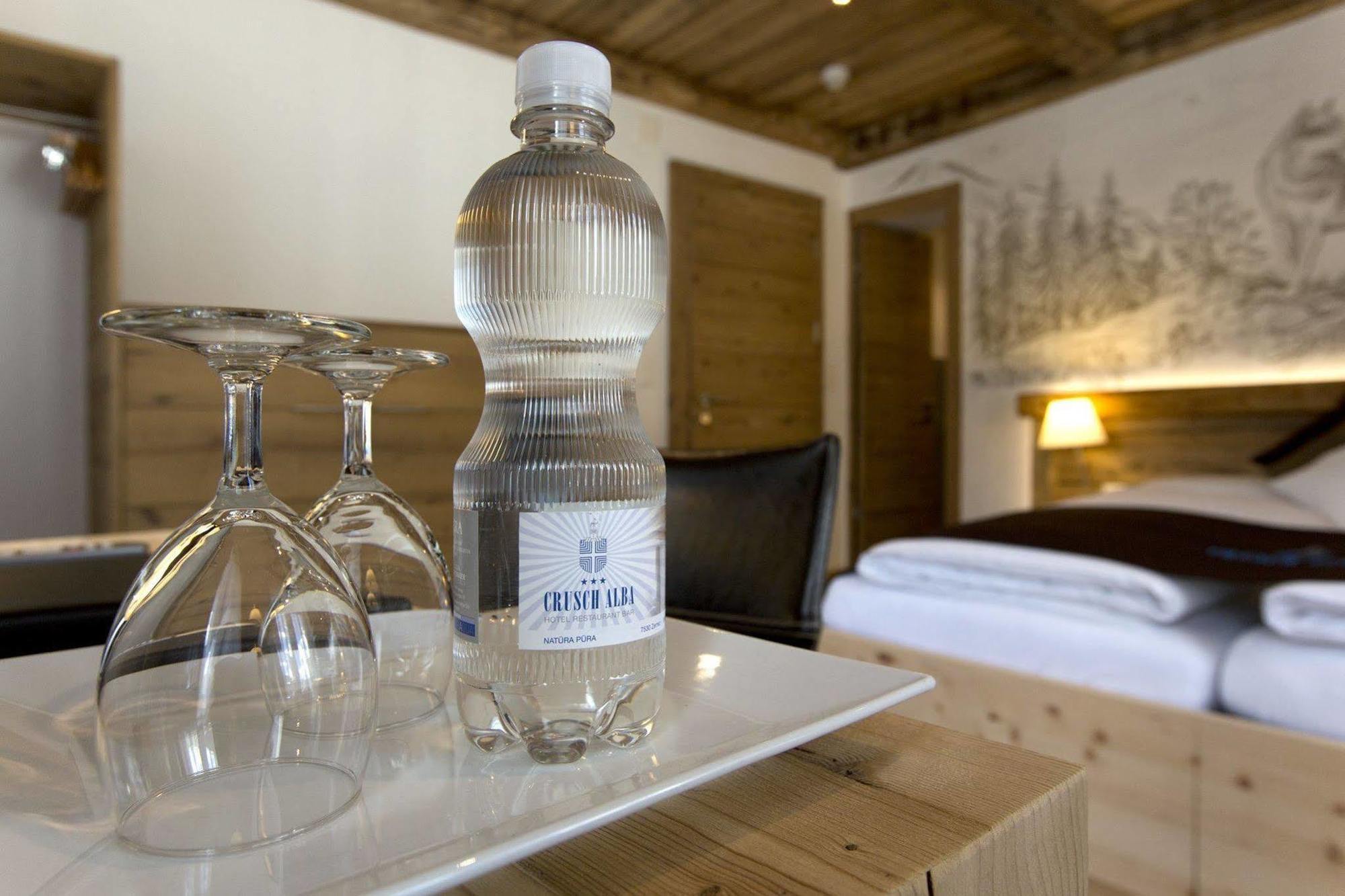 Hotel Crusch Alba แซร์เนซ ภายนอก รูปภาพ